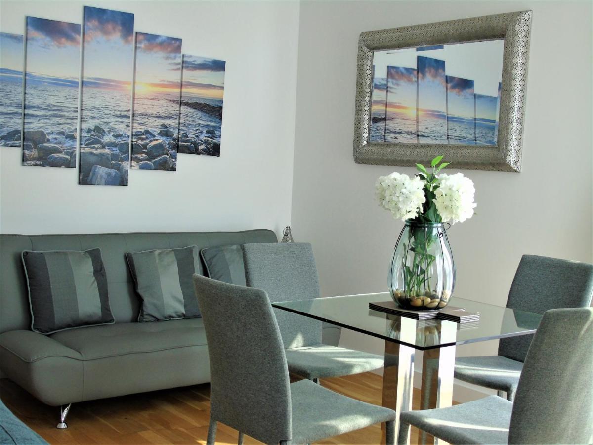 Seaview, Luxury Apartment, 2 Min Walk To Porth Beach نيوكويي المظهر الخارجي الصورة